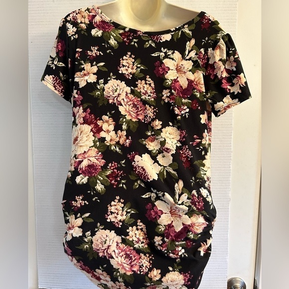 Duetime Maternity black Floral Top with ruched sides in Size Large. J9 - Picture 9 of 10